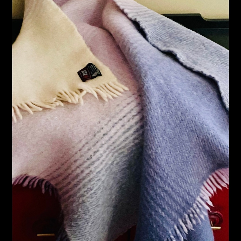 Samband of Iceland Wool Throw Blanket - Picture 2 of 8